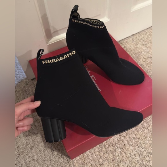 Salvatore Ferragamo Boots size 8.5 - Picture 2 of 2